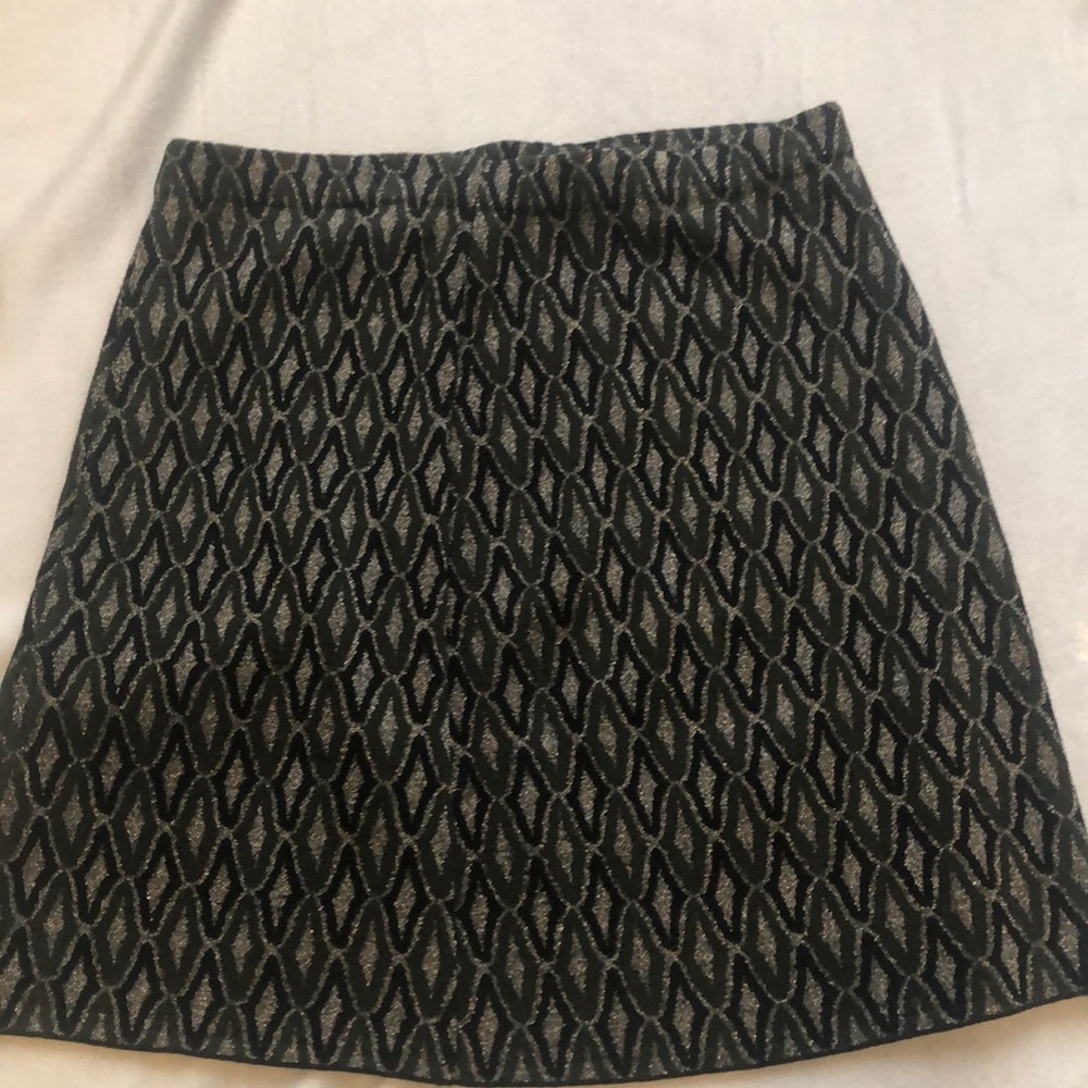 Knit skirt. 19 inches.